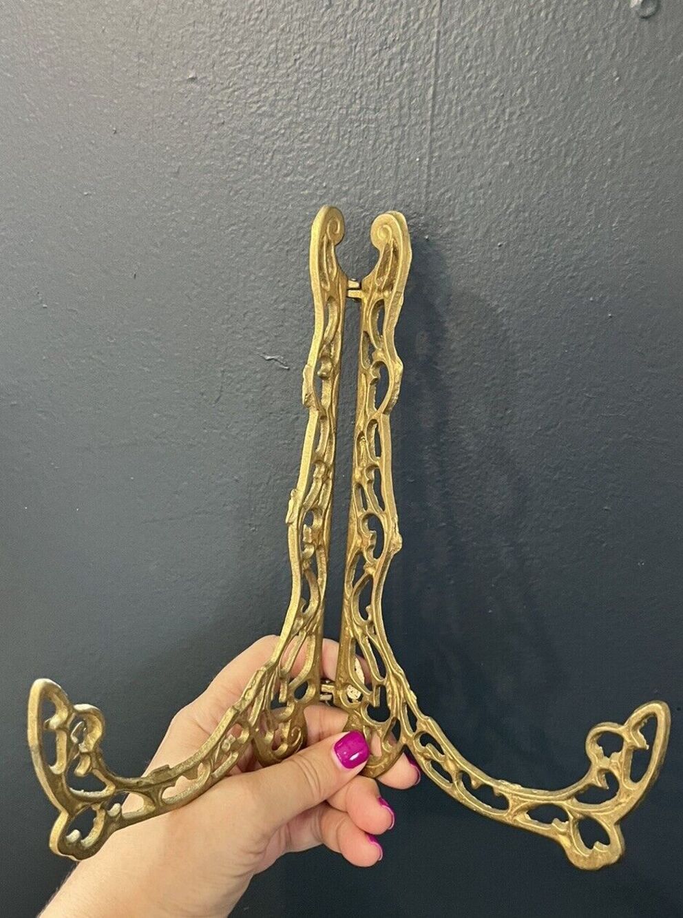 Vintage Mid Century Ornate Brass Display Easel Gold Andrea By Sadek Scroll Metal